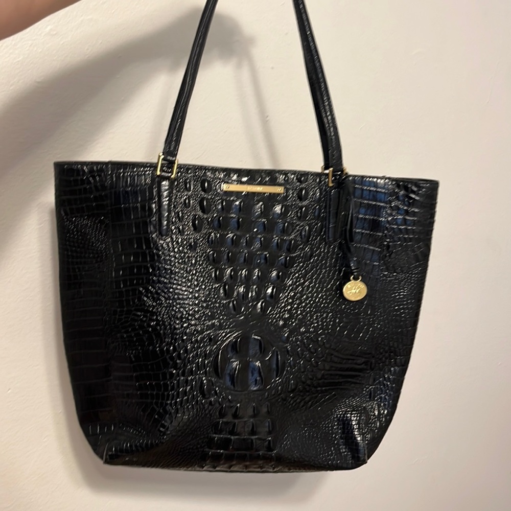 Crocodile black Brahmin zip closure, tote shoulder bag